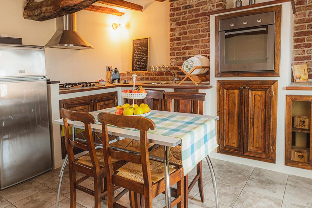 Il Giardino Sul Tetto B&B Guarene Eksteriør billede