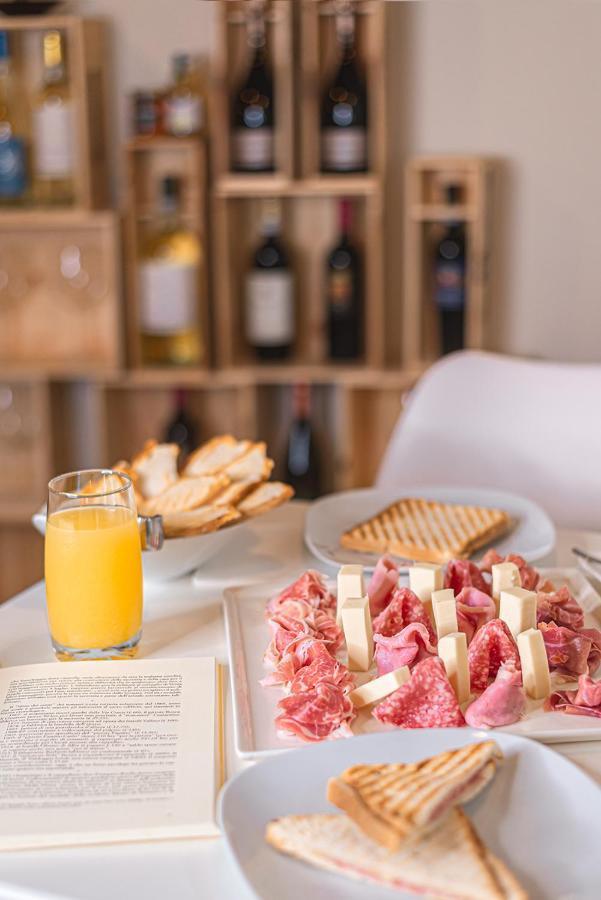 Il Giardino Sul Tetto B&B Guarene Eksteriør billede